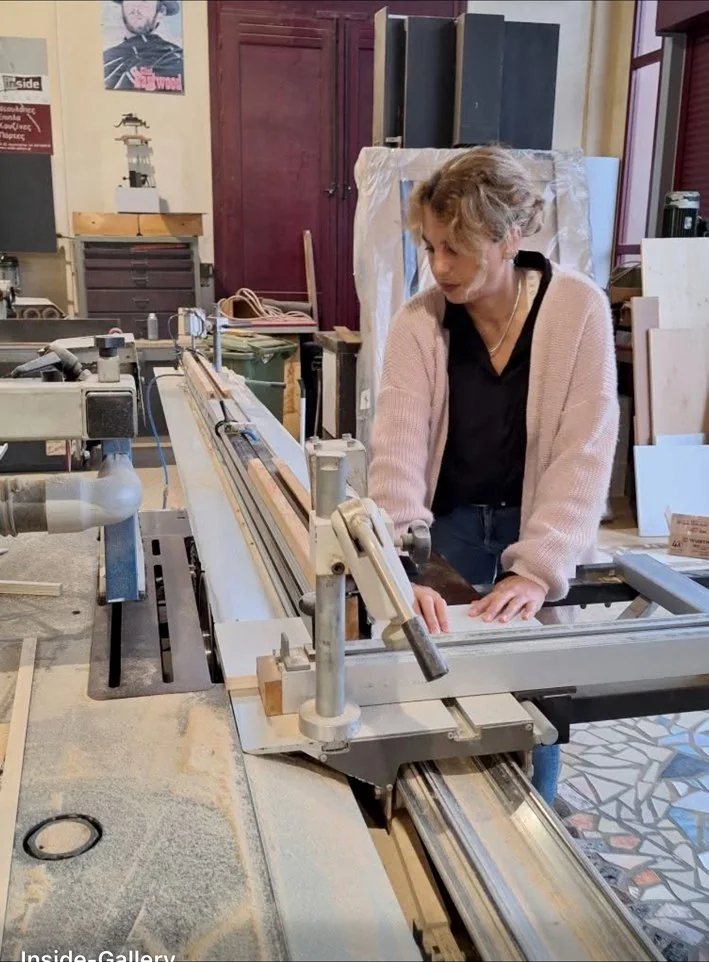 Eleni Simatou working in the Inside Gallery workshop